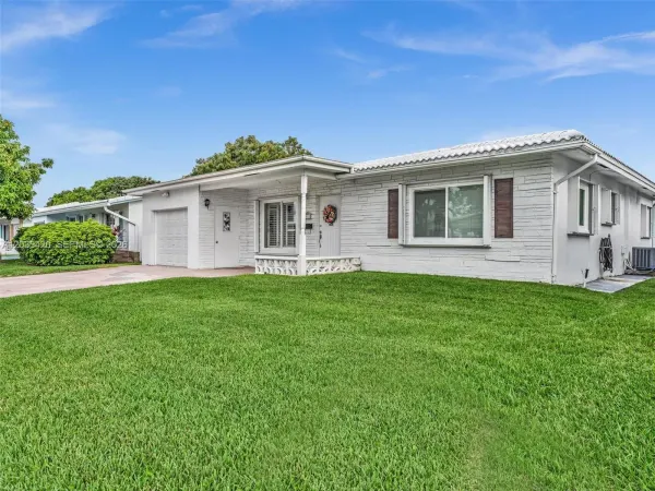 8511 NW 59th Court, Tamarac, FL 33321