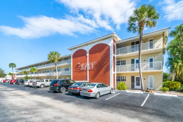 1951 NE 39th Street 131, Lighthouse Point, FL 33064