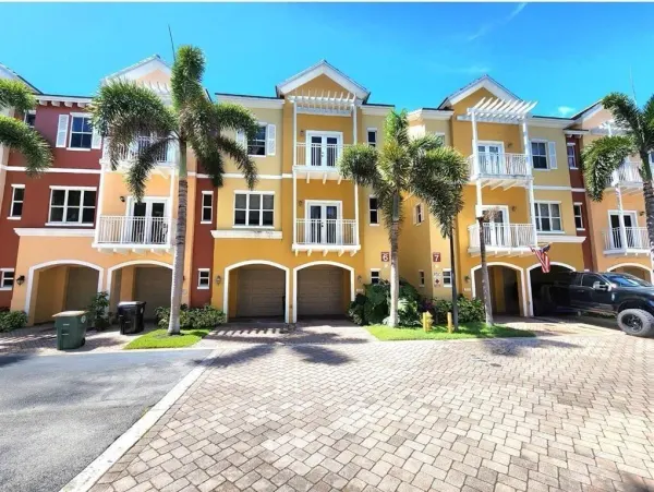 2317 Vintage Drive, Lighthouse Point, FL 33064