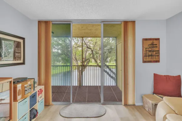 3361 NW 47th Terrace 231, Lauderdale Lakes, FL 33319