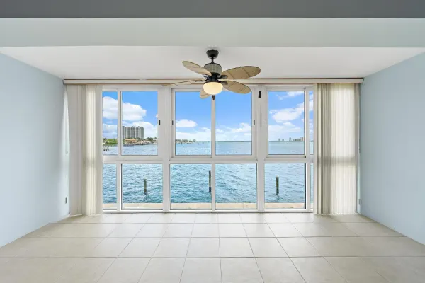 400 Wilma Circle 206, Riviera Beach, FL 33404