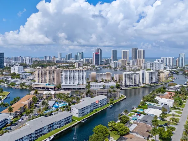 455 Paradise Isle Boulevard 404, Hallandale Beach, FL 33009