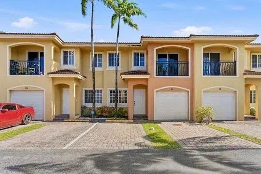330 SW 2nd Avenue 14, Hallandale Beach, FL 33009