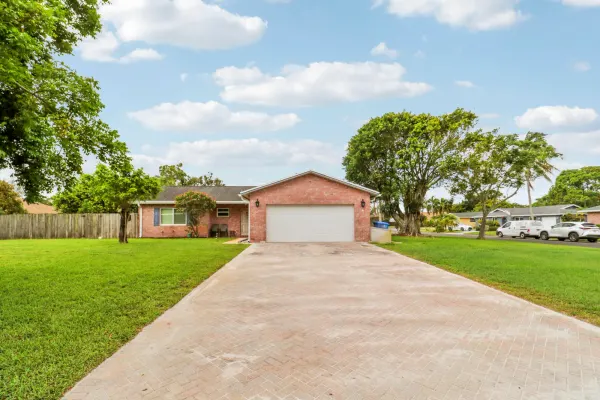 98 Pintail Court, Royal Palm Beach, FL 33411
