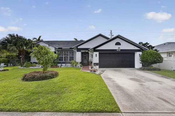 102 E Royal Pine Cir Court, Royal Palm Beach, FL 33411