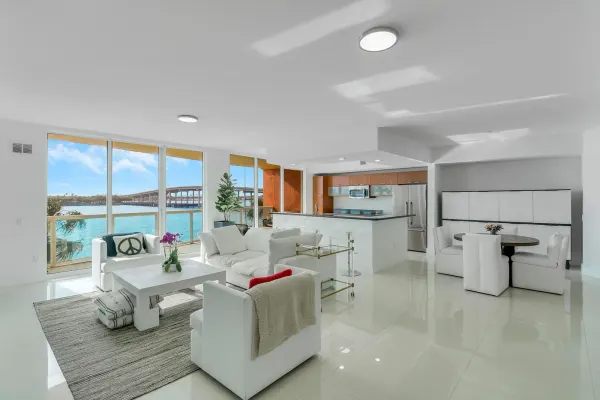 2640 Lake Shore Drive 307, Riviera Beach, FL 33404