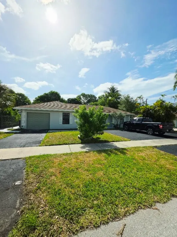 8 NE 9th Avenue, Deerfield Beach, FL 33441