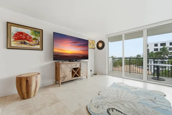1149 Hillsboro 503, Hillsboro Beach, FL 33062