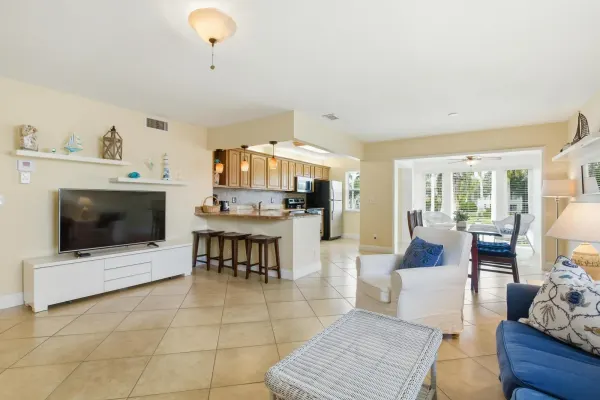 34 Colonial Club Drive 204, Boynton Beach, FL 33435
