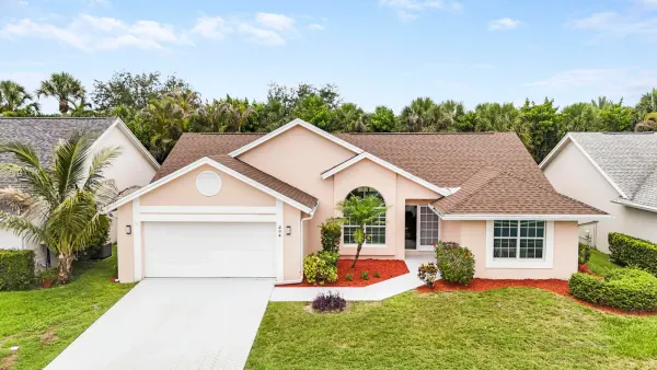 234 Moccasin Trail W, Jupiter, FL 33458
