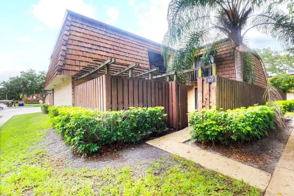 517 5th Lane, Greenacres, FL 33463