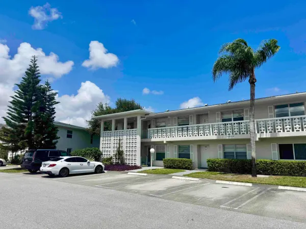 2811 SW 15th Street 202, Delray Beach, FL 33445