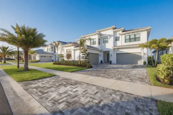 9931 Migration Point, Palm Beach Gardens, FL 33412