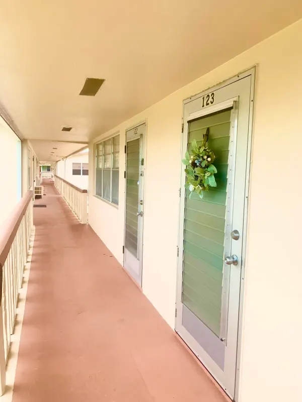 123 Canterbury E, West Palm Beach, FL 33417