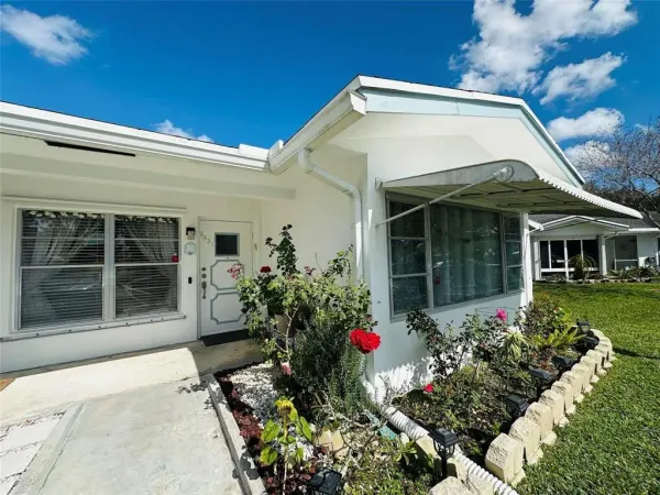 8431 NW 12th Street D68, Plantation, FL 33322