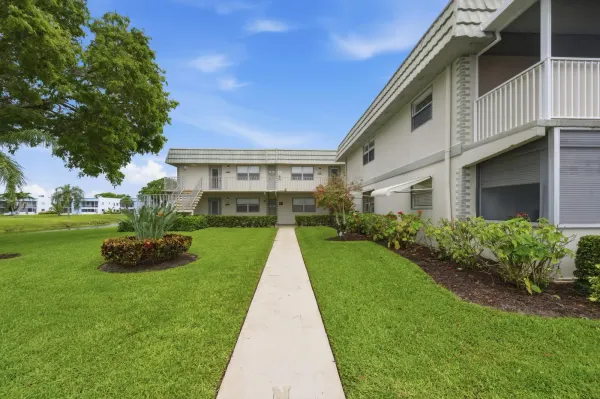 670 N Monaco Court N, Delray Beach, FL 33446
