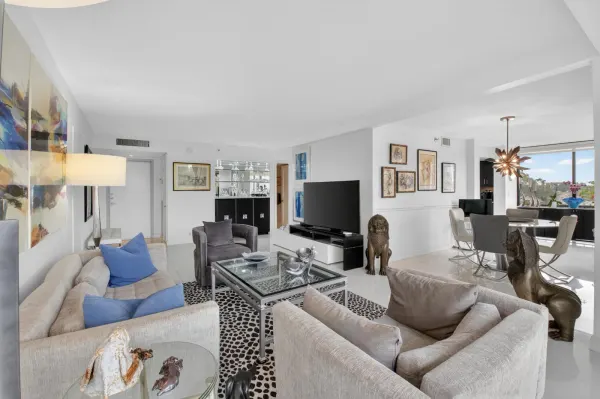 7738 Lakeside Boulevard 334, Boca Raton, FL 33434
