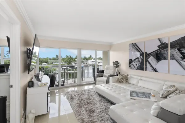 2611 N Riverside Drive 307, Pompano Beach, FL 33062