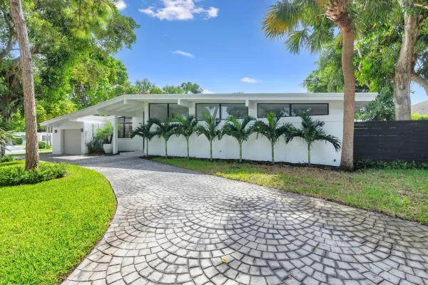 7512 W Lake Drive, Lake Clarke Shores, FL 33406