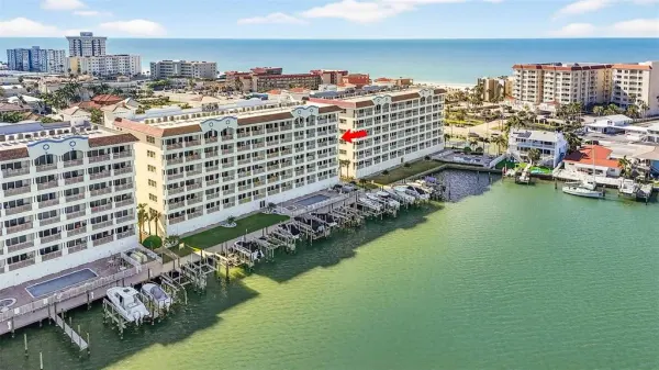 17717 GULF BOULEVARD UNIT 401, REDINGTON SHORES, FL, 33708