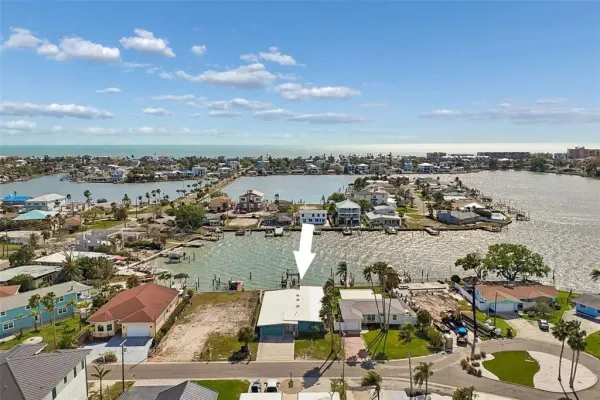 16108 5th Street E, Redington Beach, FL, 33708