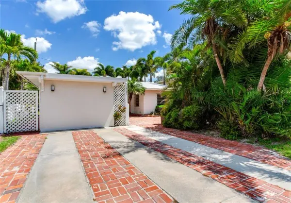 16107 Gulf Boulevard, Redington Beach, FL, 33708