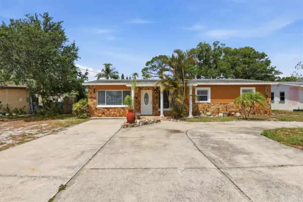 721 Bayshore Drive, Tarpon Springs, FL, 34689