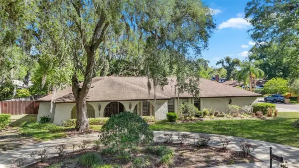 1116 N Riverhills Drive, Temple Terrace, FL, 33617