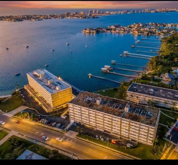 100 Bluff View Drive, Unit 514c, Belleair Bluffs, FL, 33770