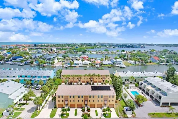 314 Windrush Boulevard, Unit 12, Indian Rocks Beach, FL, 33785