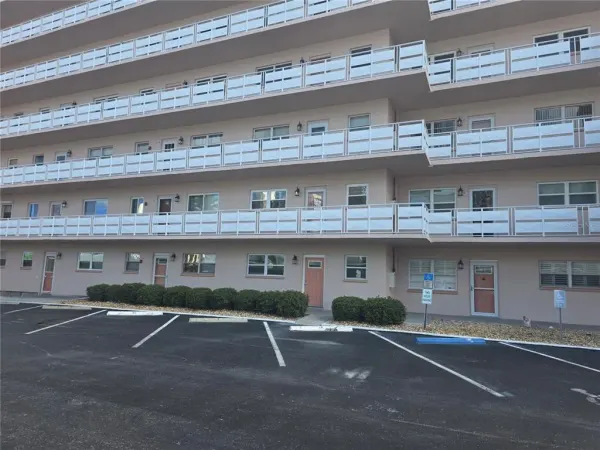 6025 Shore Boulevard S, Unit 105, Gulfport, FL, 33707