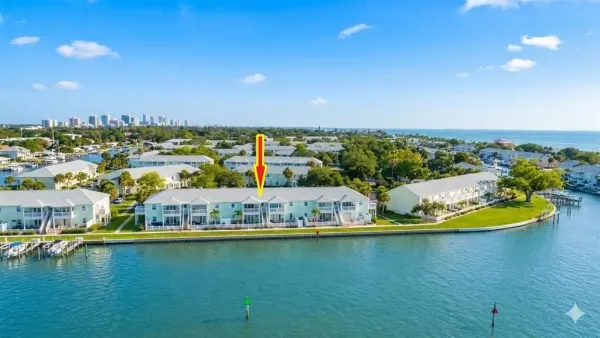 5282 Beach Drive SE, Unit Apt D, St Petersburg, FL, 33705