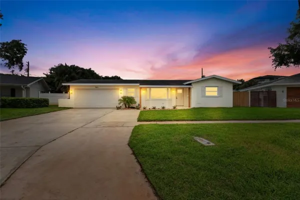 1563 Eden Isle Boulevard NE, St Petersburg, FL, 33704