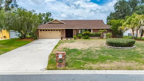 1903 Country Club Court, Plant City, FL, 33566