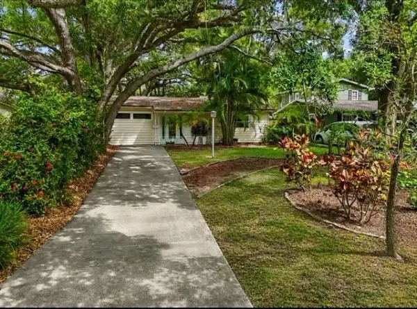 930 Montrose Boulevard N, St Petersburg, FL, 33703