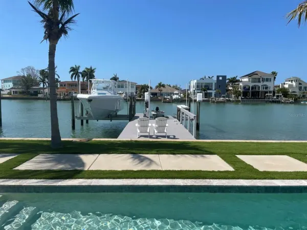 11180 9th Street E, Treasure Island, FL, 33706