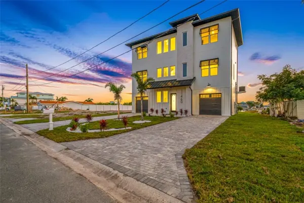 11460 7th Street E, Treasure Island, FL, 33706