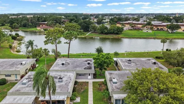 201 Kings Boulevard, Unit 19, Sun City Center, FL, 33573