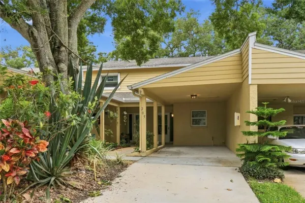 205 Somerset Lane, Palm Harbor, FL, 34684