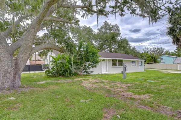 204 7th Street SW, Ruskin, FL, 33570