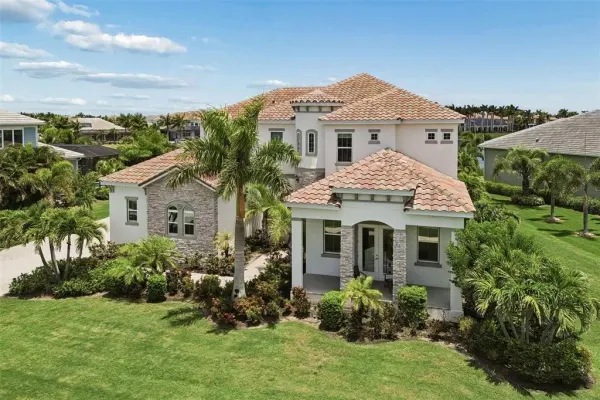 823 Manns Harbor Drive, Apollo Beach, FL, 33572