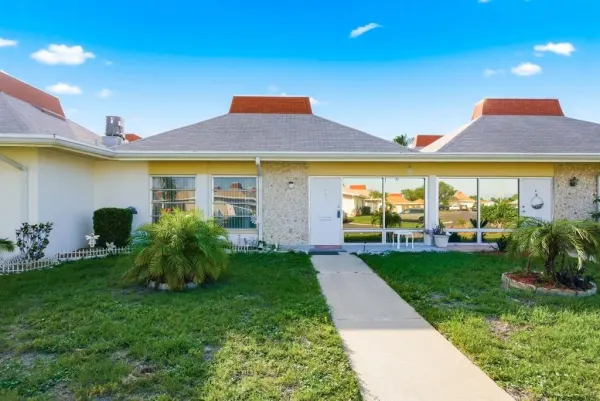 4344 Tahitian Gardens Circle, Unit B, Holiday, FL, 34691
