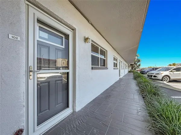 3018 59th Street S, Unit 102, Gulfport, FL, 33707