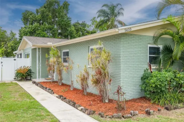 5610 19th Avenue S, Gulfport, FL, 33707