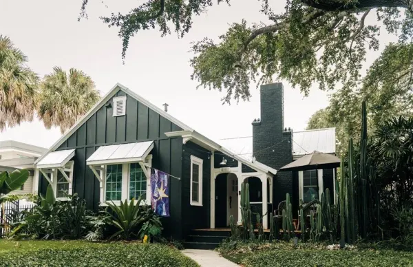 2935 W Lawn Avenue, Tampa, FL, 33611