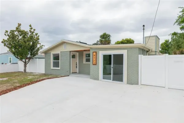8723 N River Forest Circle, Tampa, FL, 33604
